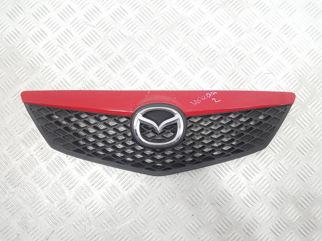 Решетка радиатора Mazda 2 DY купить в Беларуси