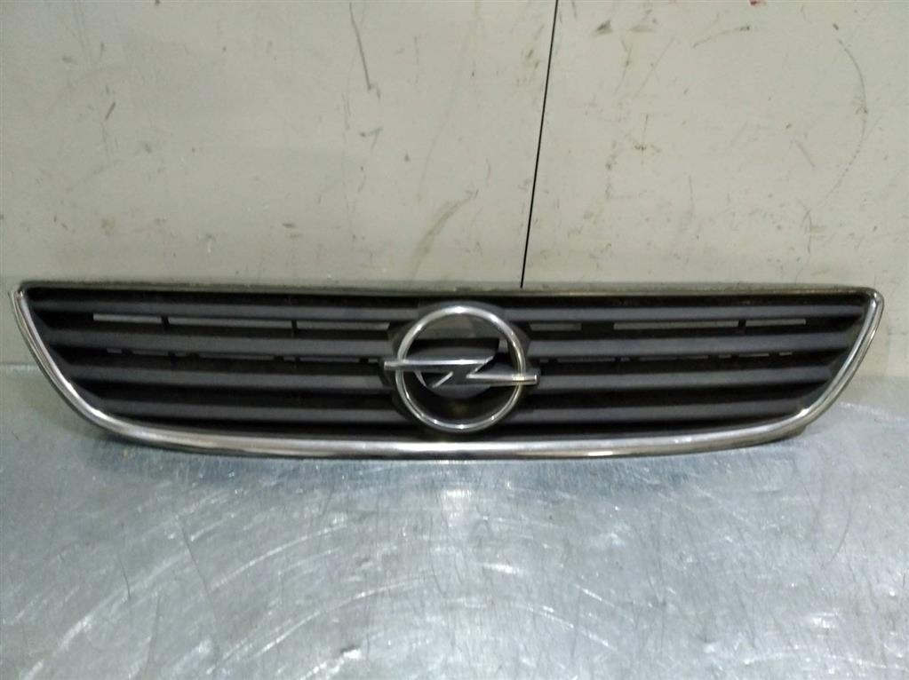 Решетка радиатора (капота) - Opel Zafira A (1999-2005)